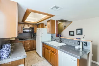 Photo #5: 6176178 Listing