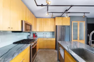 Photo #2: 6176262 Listing