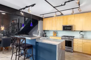 Photo #3: 6176262 Listing