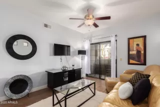 Photo #5: 6176276 Listing