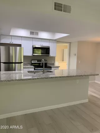 Photo #4: 6176460 Listing