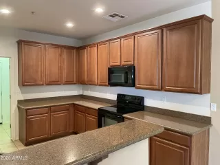 Photo #4: 6176586 Listing