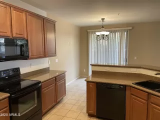 Photo #5: 6176586 Listing