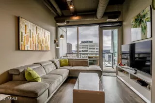 Photo #2: 6176738 Listing 