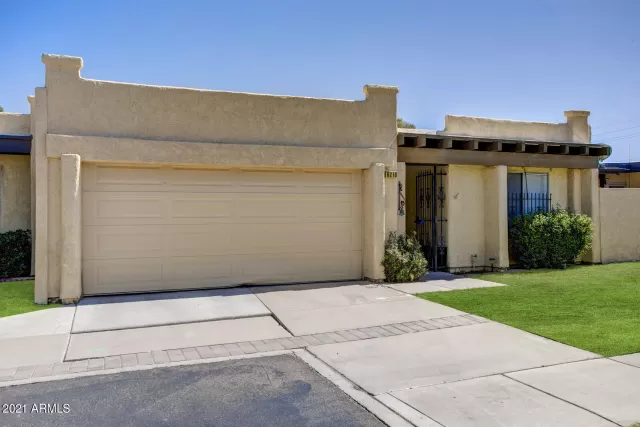 MLS: 6177685 Condo For Sale