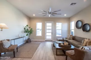 Photo #3: 6177943 Listing