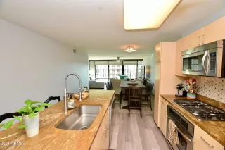 Photo #6: 6177956 Listing