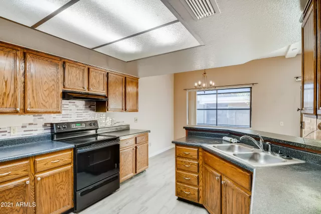 MLS: 6178015 Condo For Sale