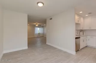 Photo #4: 6178310 Listing