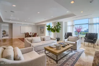 Photo #3: 6179002 Listing