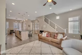 Photo #6: 6179430 Listing