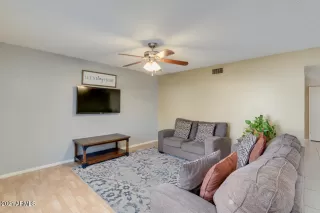 Photo #4: 6179637 Listing