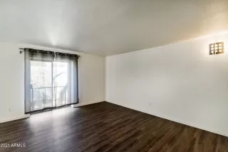 Photo #6: 6179807 Listing