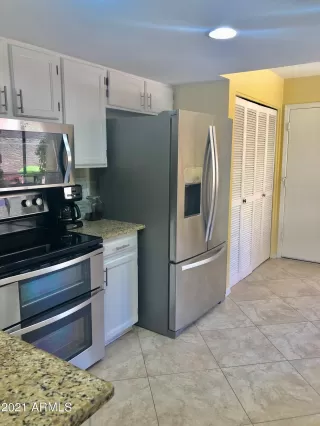 Photo #6: 6179969 Listing