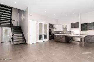 Photo #5: 6179981 Listing