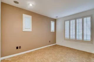 Photo #6: 6179985 Listing