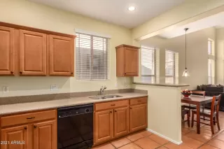 Photo #5: 6180082 Listing 