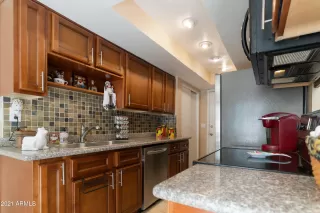 Photo #3: 6180129 Listing