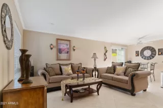 Photo #4: 6180129 Listing