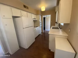 Photo #4: 6180220 Listing