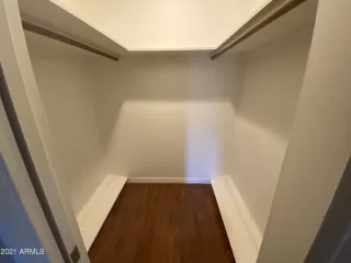 Photo #5: 6180220 Listing