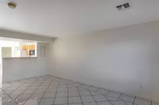 Photo #4: 6180230 Listing