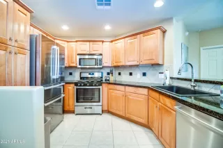 Photo #2: 6180235 Listing 