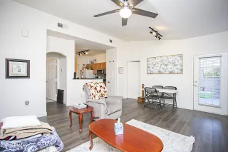 Photo #4: 6180324 Listing