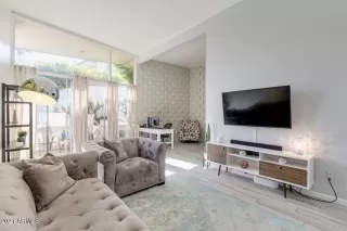 Photo #6: 6180333 Listing