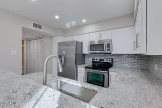 Photo #6: 6180677 Listing 