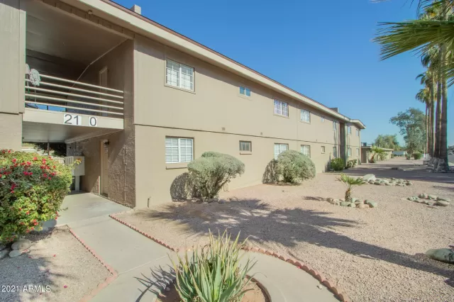 MLS: 6180919 Condo For Sale