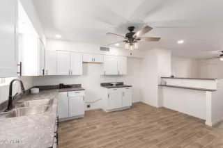 Photo #6: 6180990 Listing