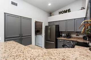 Photo #3: 6181037 Listing