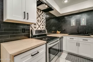 Photo #1: 6181113 Listing