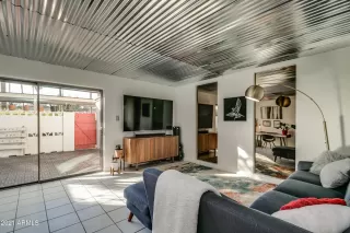 Photo #5: 6181113 Listing