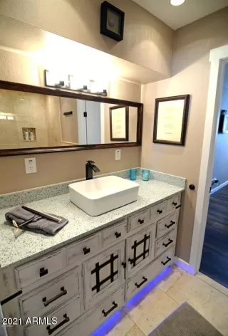Photo #4: 6181270 Listing