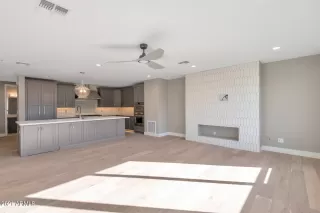 Photo #5: 6181320 Listing