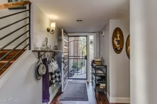 Photo #3: 6181385 Listing