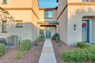 Photo #4: 6181401 Listing