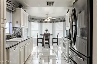 Photo #6: 6181521 Listing