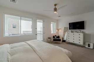 Photo #5: 6181643 Listing