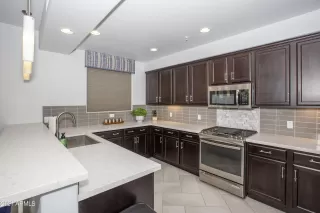 Photo #4: 6181878 Listing