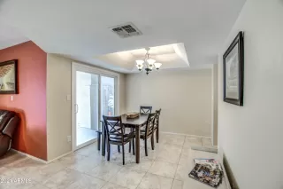 Photo #5: 6181998 Listing