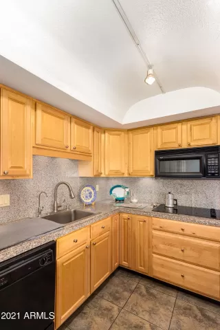 Photo #4: 6182432 Listing