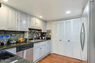 Photo #5: 6183147 Listing