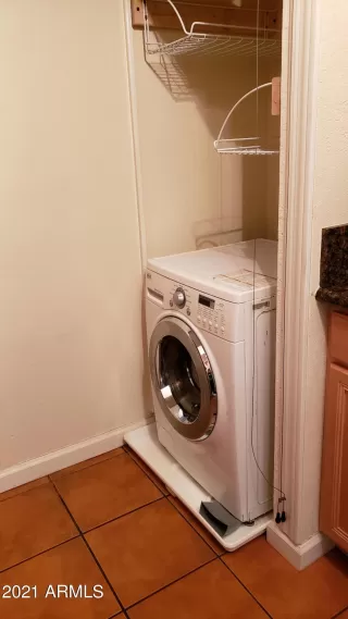 Photo #5: 6183201 Listing