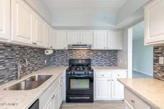 Photo #2: 6183259 Listing