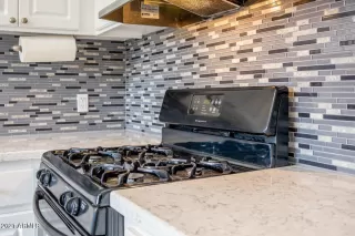 Photo #5: 6183259 Listing