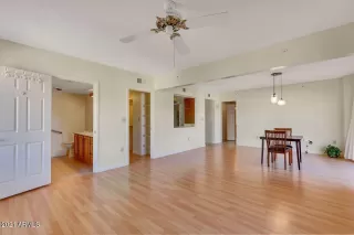 Photo #5: 6183318 Listing