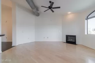 Photo #4: 6183745 Listing